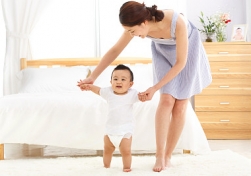 南寧月嫂公司：生了孩子請月嫂還是請婆婆來照顧，這四點是關(guān)鍵！